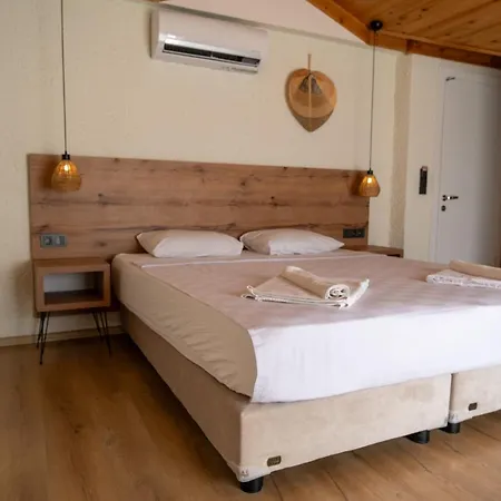 ホテル Guenes Boutique - Oludeniz 3*