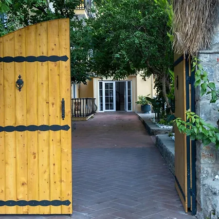 ホテル Guenes Boutique - Oludeniz