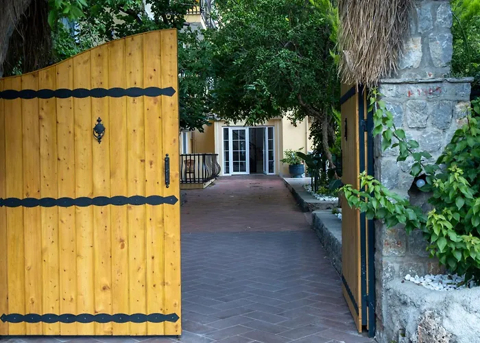 מלון Guenes Boutique -
